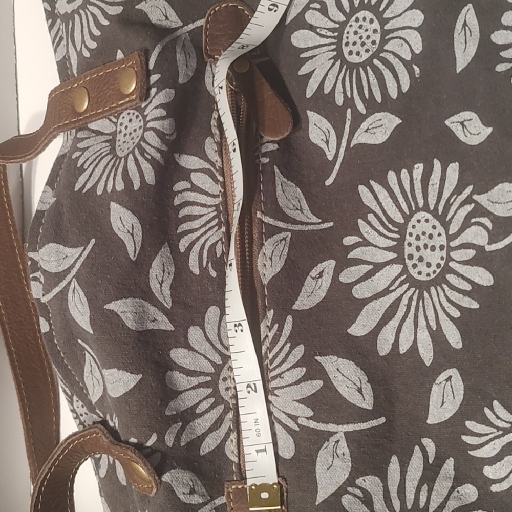 Myra Anemone Weekender Bag Brown, Grey, White NWT Floral - Picture 13 of 13